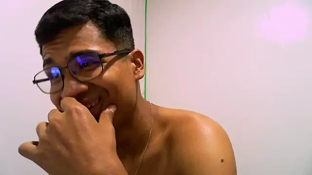 ThiagoVega  online show from 04-30-26, 03:46