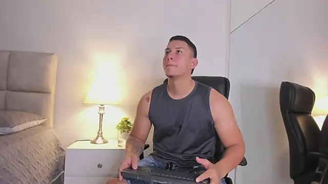 Chriss Diamond online show from 06-11-26, 07:55