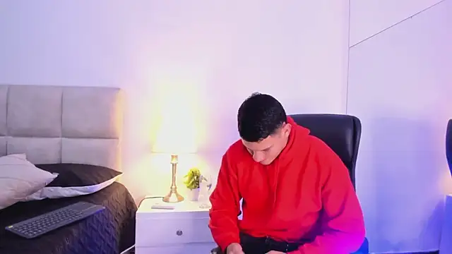 Chriss Diamond online show from 05-29-26, 08:26