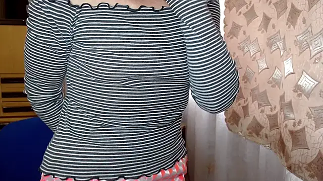 LadyL2026 online show from 04-10-26, 07:26