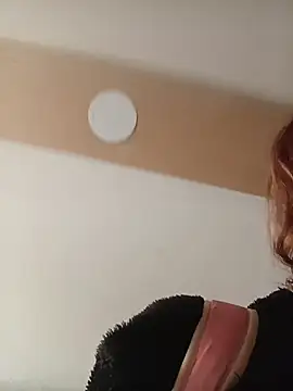 Snapshot of ValerieWoodsl chatting on 05-17-26, 07:47 ValerieWoodsl online show from 05-17-26, 07:47