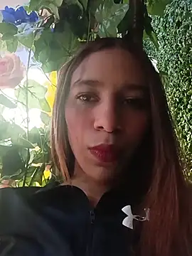 Snapshot of ValerieWoodsl chatting on 07-13-26, 05:01 ValerieWoodsl online show from 07-13-26, 05:01