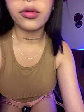 Snapshot of Violetaa_pink18 chatting on 03-31-26, 03:36 Violetaa pink18 online show from 03-31-26, 03:36