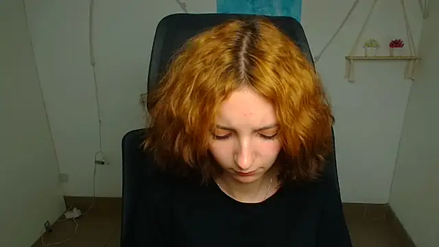 Butterfly Milly online show from 06-17-26, 11:42