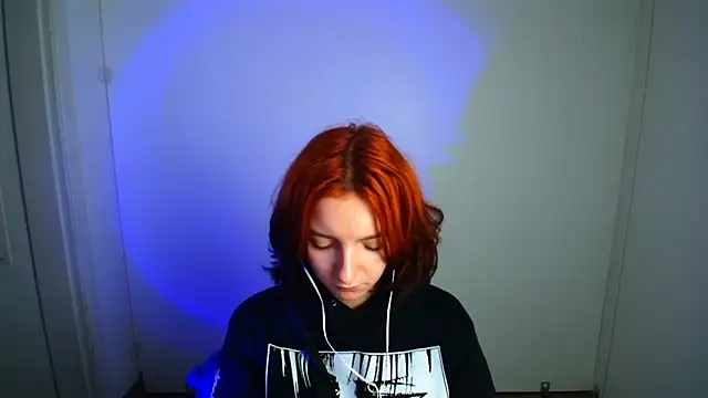 Butterfly Milly online show from 05-14-26, 01:19