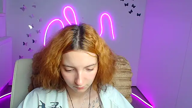 Butterfly Milly online show from 06-27-26, 12:33