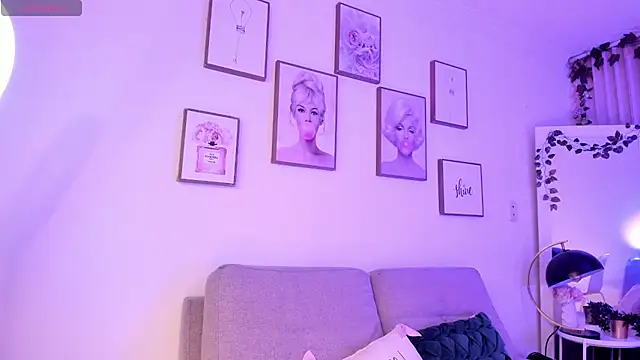 emilydolly  online show from 05-07-26, 11:13