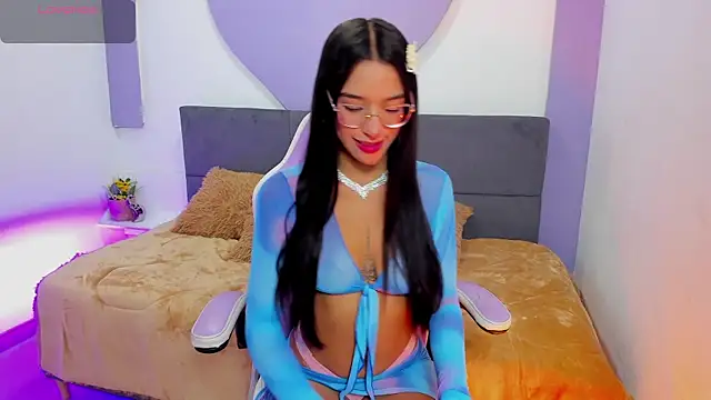 Snapshot of princess_skinny_ chatting on 04-21-26, 02:36 princess skinny online show from 04-21-26, 02:36