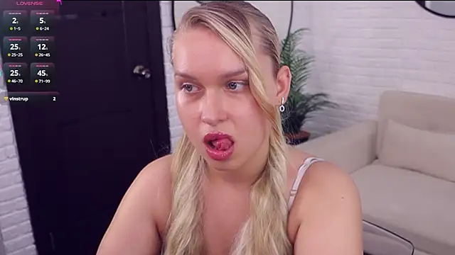 Snapshot of angelic_coy chatting on 06-07-26, 11:26 angelic coy online show from 06-07-26, 11:26