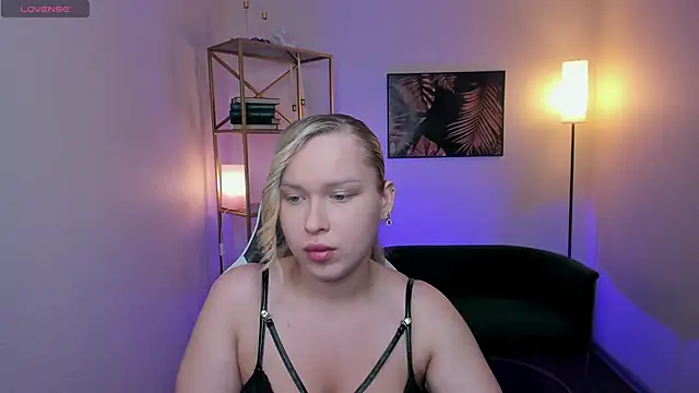 Snapshot of angelic_coy chatting on 06-09-26, 10:49 angelic coy online show from 06-09-26, 10:49