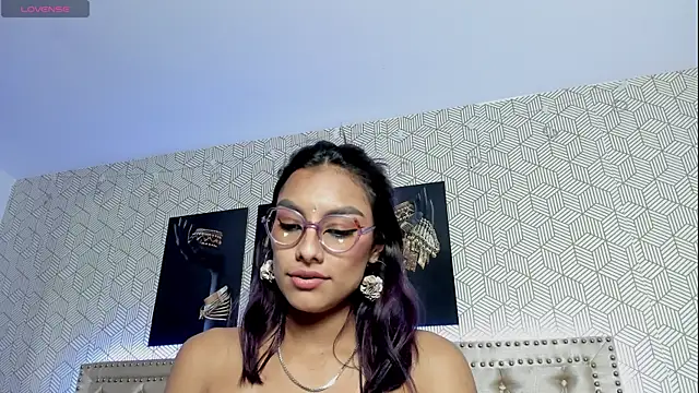 ValeAlvarez  online show from 04-16-26, 09:39