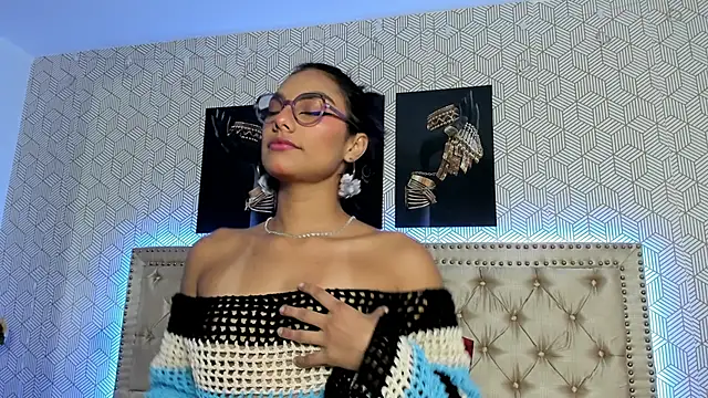 ValeAlvarez  online show from 04-19-26, 05:58
