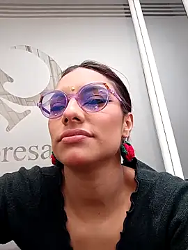 ValeAlvarez  online show from 04-22-26, 04:25
