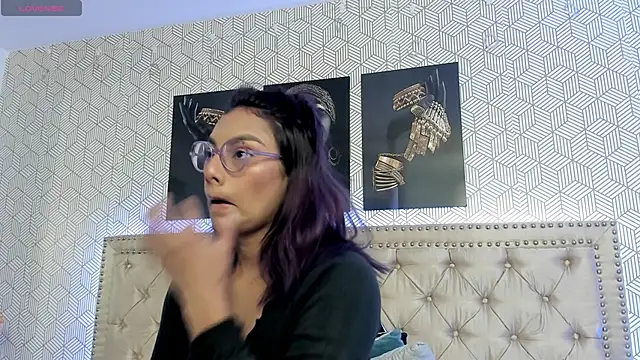 ValeAlvarez  online show from 03-27-26, 06:42