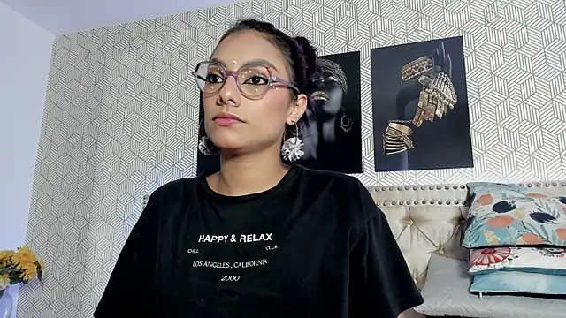 ValeAlvarez  online show from 04-07-26, 03:58