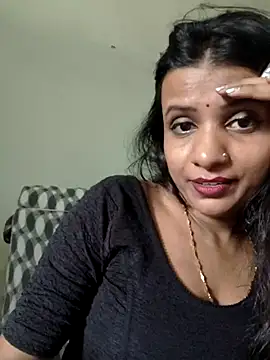 Snapshot of khushi_ji00 chatting on 07-08-26, 07:20 khushi ji00 online show from 07-08-26, 07:20