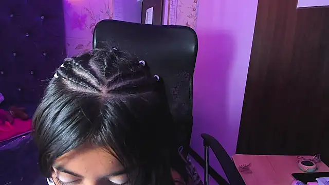 CharlotePetite  online show from 06-06-26, 06:57