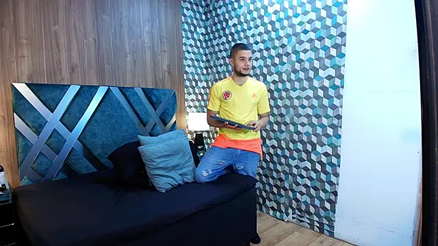 Joaho Fernandez online show from 06-17-26, 09:03