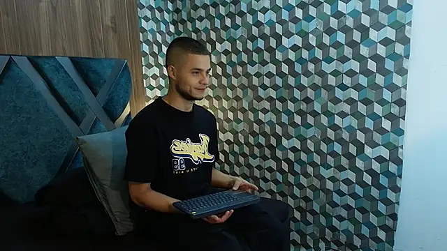 Joaho Fernandez online show from 05-19-26, 01:56