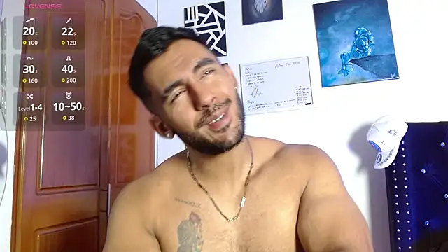 Snapshot of romanpearce_ chatting on 06-12-26, 04:49 romanpearce online show from 06-12-26, 04:49