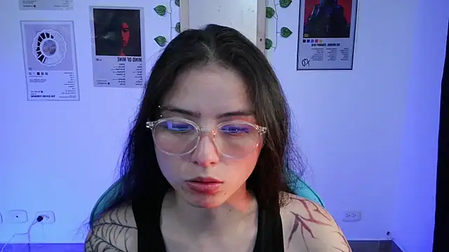 JadeMonet  online show from 03-25-26, 01:39