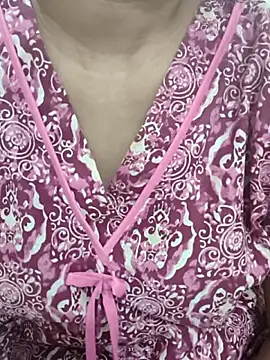 HeartlessGirl online show from 05-15-26, 03:32