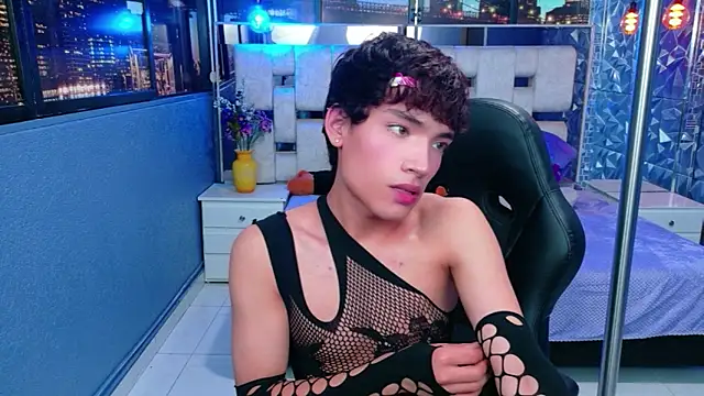 IsaacNovaa online show from 04-21-26, 08:04