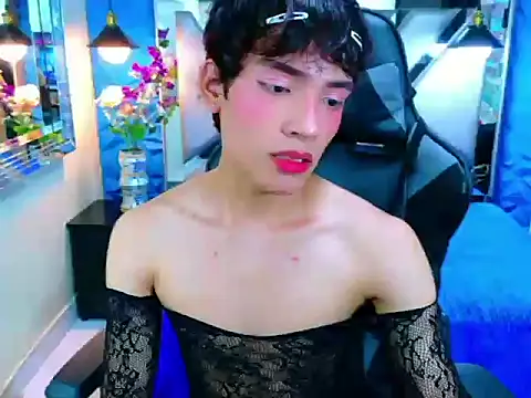 IsaacNovaa online show from 04-06-26, 05:03