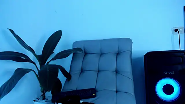 DakotaStills  online show from 03-30-26, 02:18