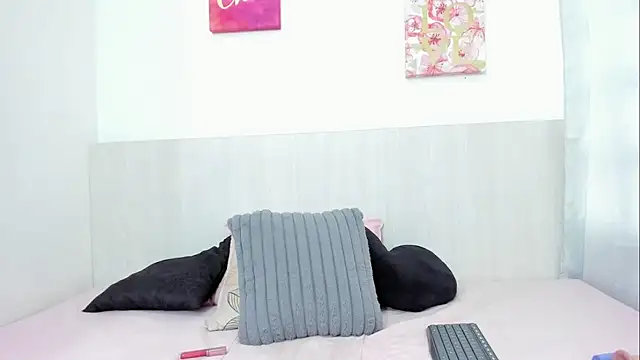 Naomi Doll  online show from 05-09-26, 07:50