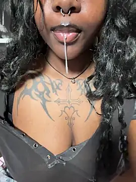 Nyla xox online show from 04-12-26, 11:08