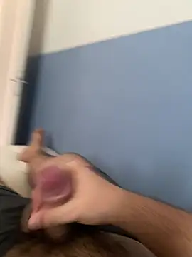 Snapshot of safadogggg chatting on 03-26-26, 12:14 safadogggg online show from 03-26-26, 12:14