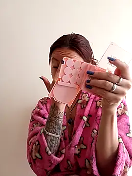 Snapshot of AuroraaMoonn chatting on 04-09-26, 01:39 AuroraaMoonn online show from 04-09-26, 01:39