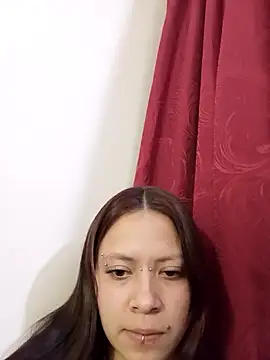 Snapshot of AuroraaMoonn chatting on 04-02-26, 11:44 AuroraaMoonn online show from 04-02-26, 11:44