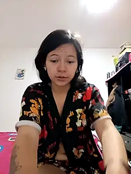 Ninffa sweet21 online show from 04-17-26, 12:02