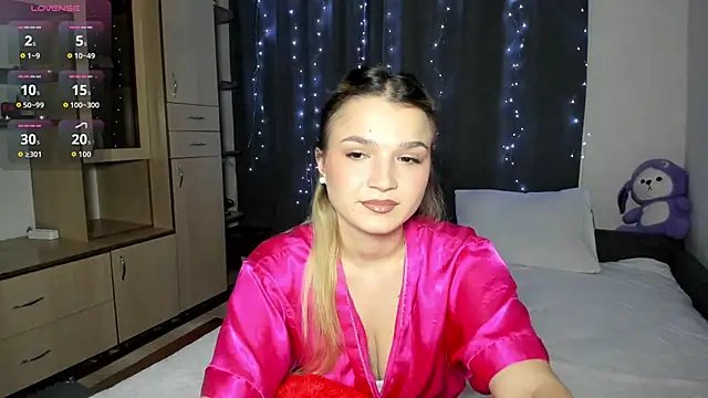 HoneyBunnyy  online show from 04-03-26, 07:09