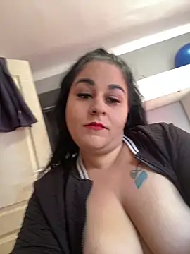 Snapshot of Szandra26 chatting on 05-18-26, 03:50 Szandra26 online show from 05-18-26, 03:50
