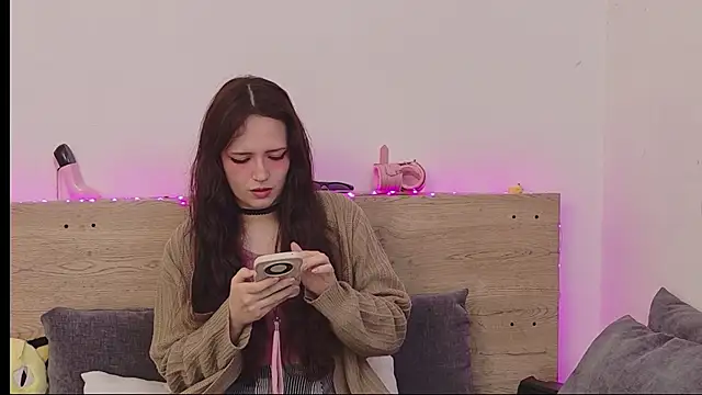 Sweet Alice S online show from 04-25-26, 09:45