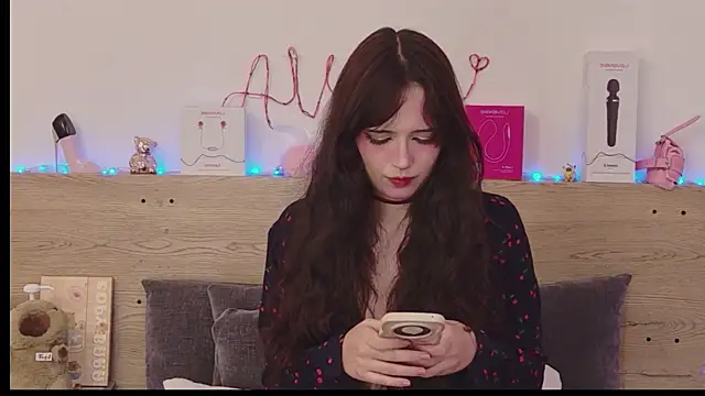 Sweet Alice S online show from 05-17-26, 10:21
