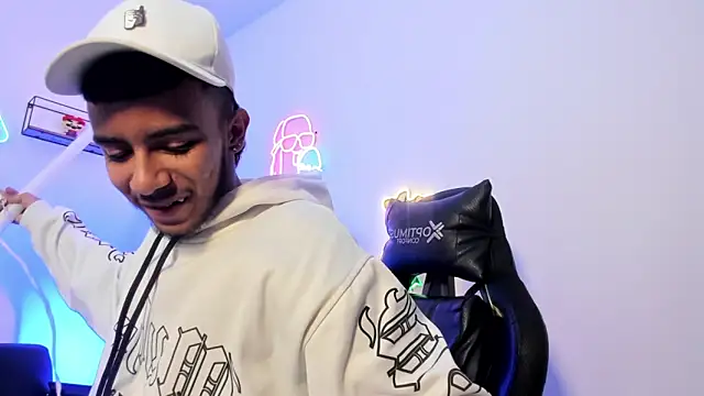 Red 4KT online show from 03-26-26, 09:02