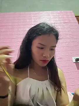 Snapshot of Hyn-x chatting on 03-26-26, 01:48 Hyn-x online show from 03-26-26, 01:48