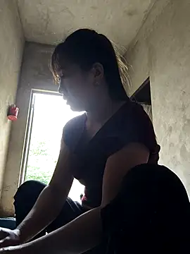 xinhxinh-cute online show from 04-22-26, 03:35