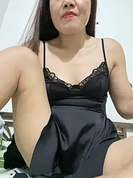 Snapshot of Lisa-07 chatting on 04-08-26, 11:55 Lisa-07 online show from 04-08-26, 11:55