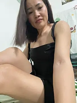 Snapshot of Lisa-07 chatting on 04-11-26, 05:27 Lisa-07 online show from 04-11-26, 05:27