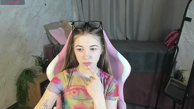 Snapshot of Miss_Shanel chatting on 04-30-26, 01:01 Miss Shanel online show from 04-30-26, 01:01