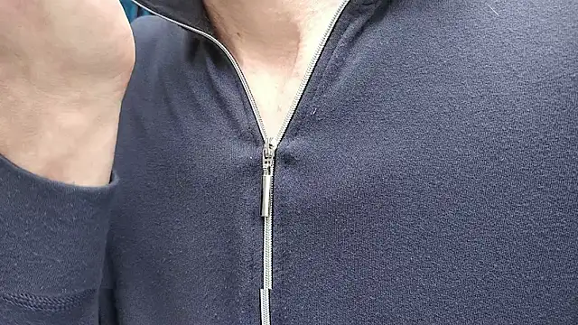 Luca Sweet online show from 03-25-26, 01:21