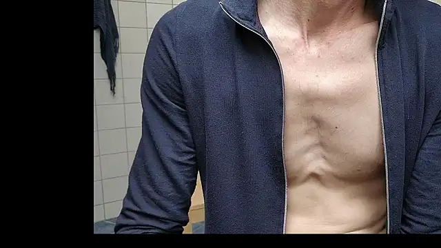 Luca Sweet online show from 03-26-26, 01:20