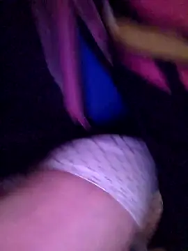 Snapshot of Ylidd chatting on 03-26-26, 01:31 Ylidd online show from 03-26-26, 01:31