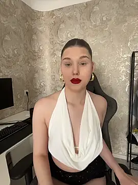 Snapshot of MaryannRoss chatting on 06-01-26, 01:11 MaryannRoss online show from 06-01-26, 01:11