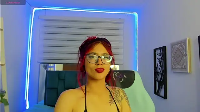 Sara Red X online show from 06-11-26, 03:36